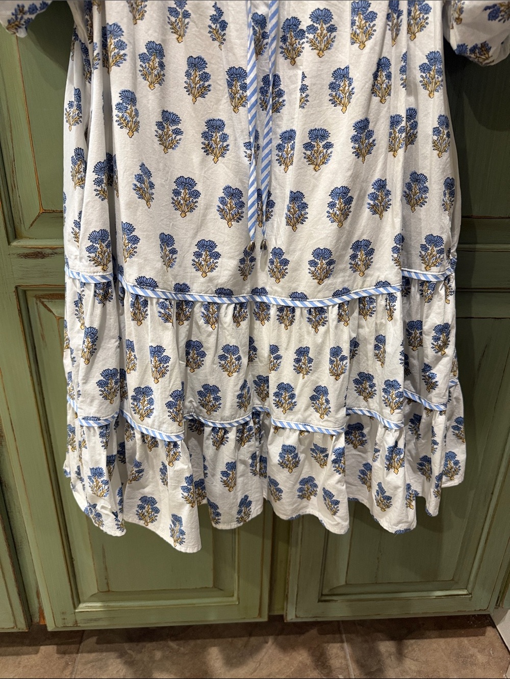 entro White Dress with Blue Floral Print - Picture 5 of 7